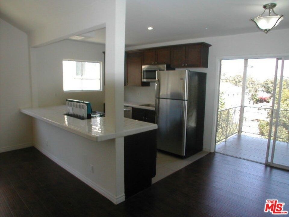 1326 S Ridgeley Drive - Photo 4