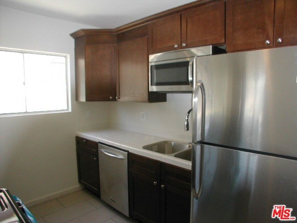 1326 S Ridgeley Drive - Photo 8