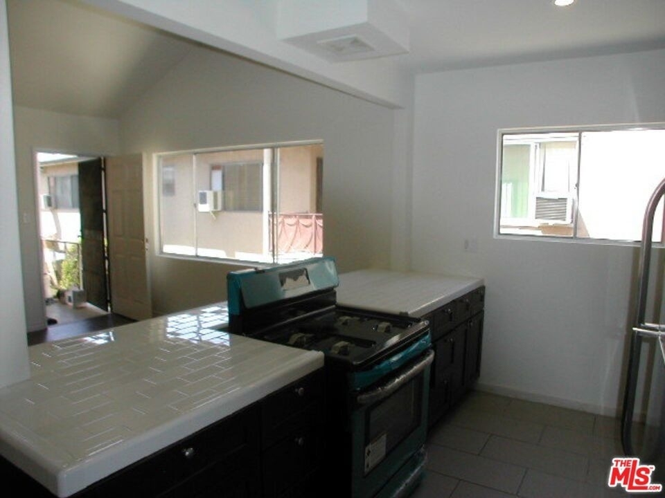 1326 S Ridgeley Drive - Photo 7