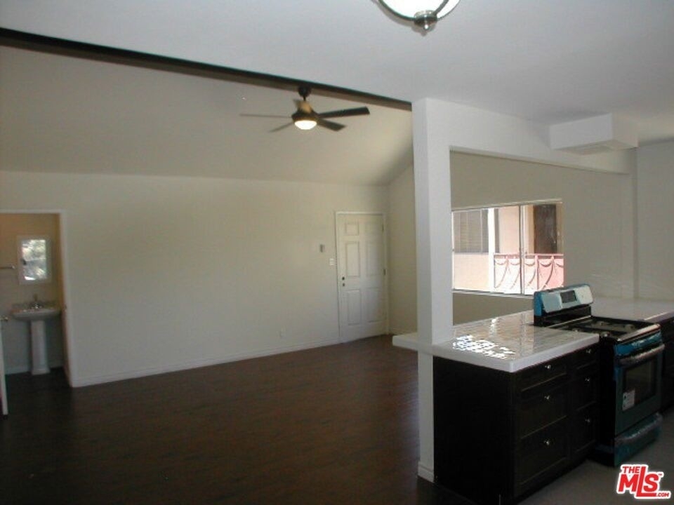 1326 S Ridgeley Drive - Photo 9