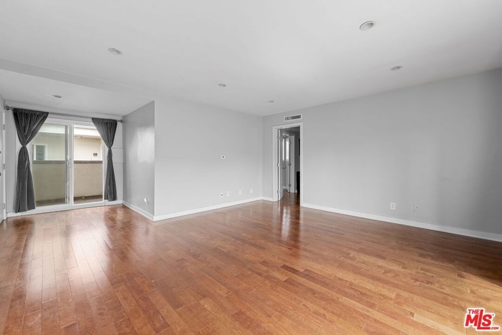 811 S Bedford Street - Photo 6