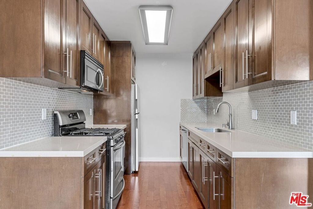 811 S Bedford Street - Photo 7