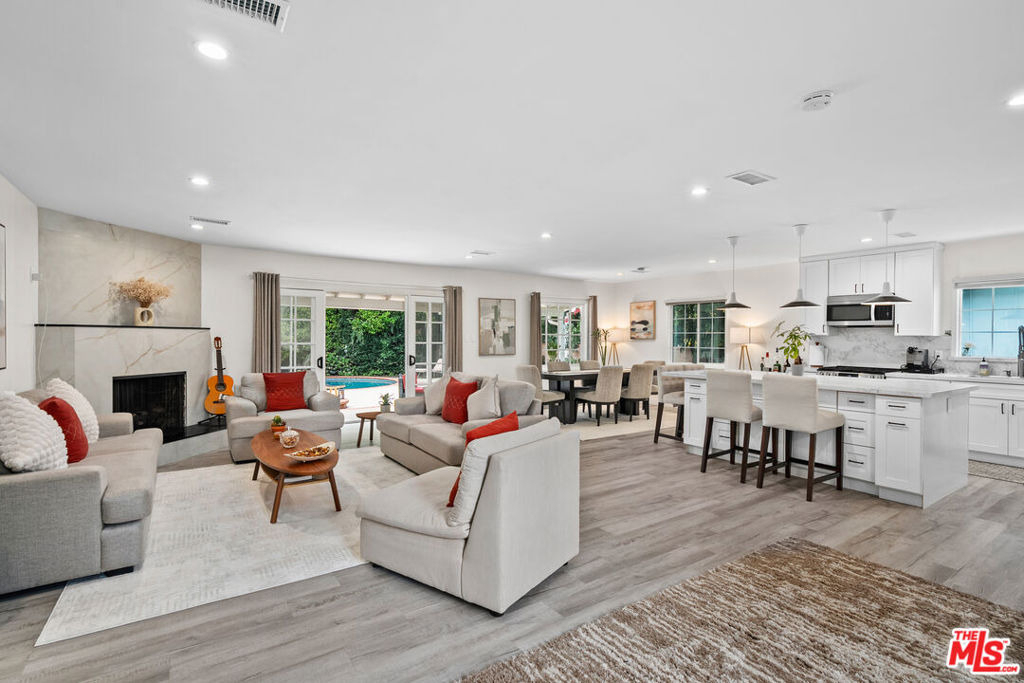 14346 Killion Street - Photo 8
