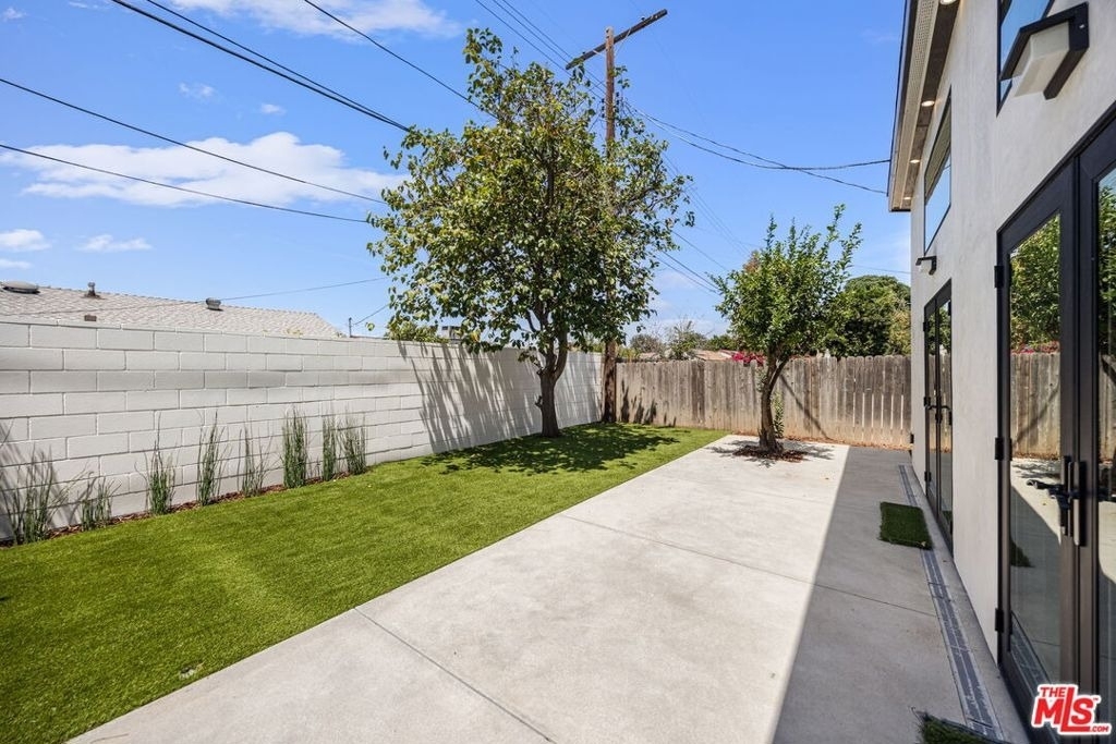 7933 Zelzah Avenue - Photo 26