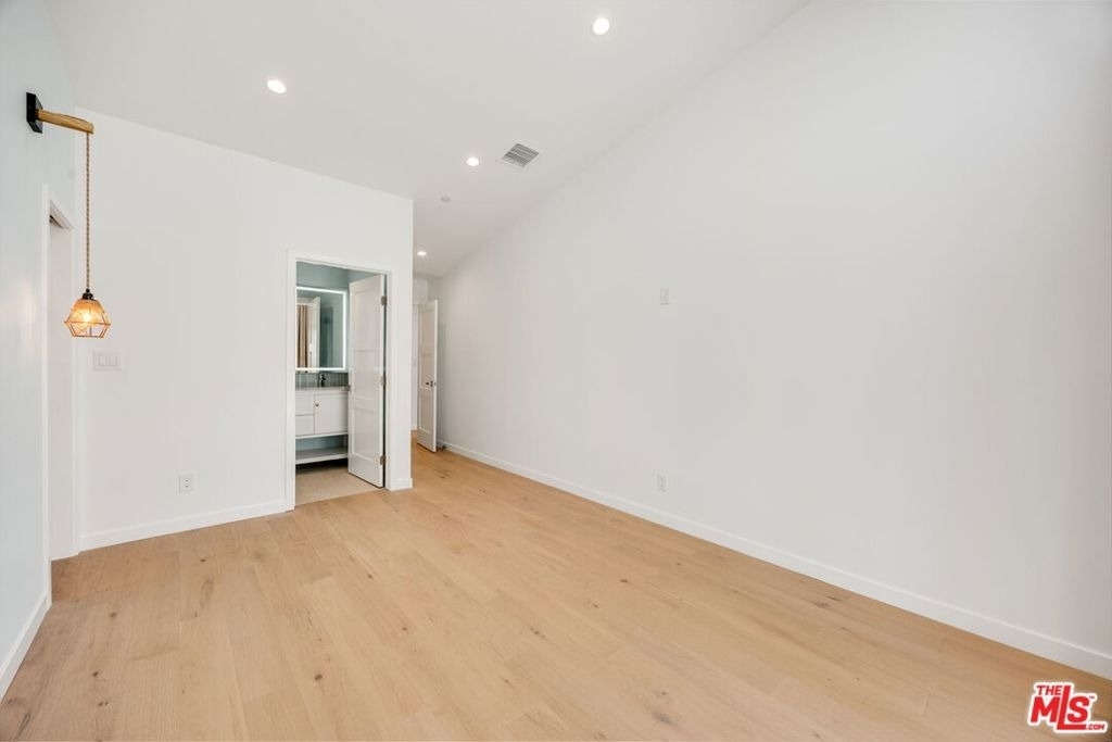 7933 Zelzah Avenue - Photo 13
