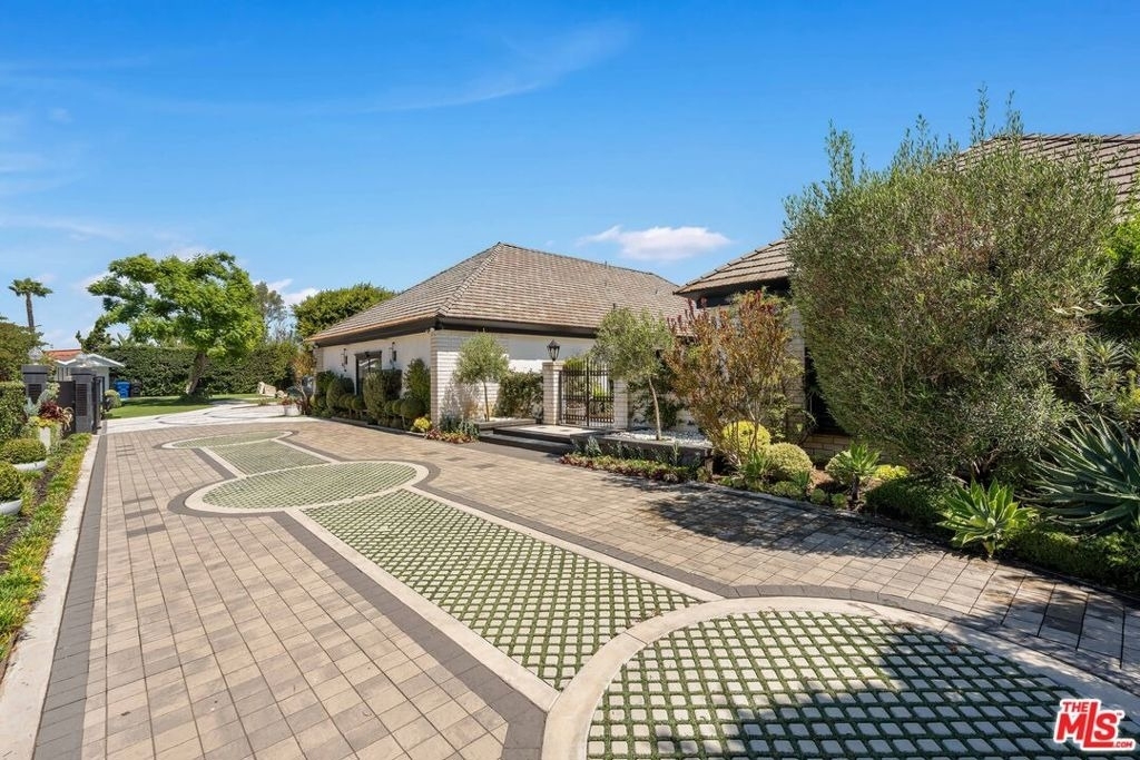 8416 Skyline Drive - Photo 16