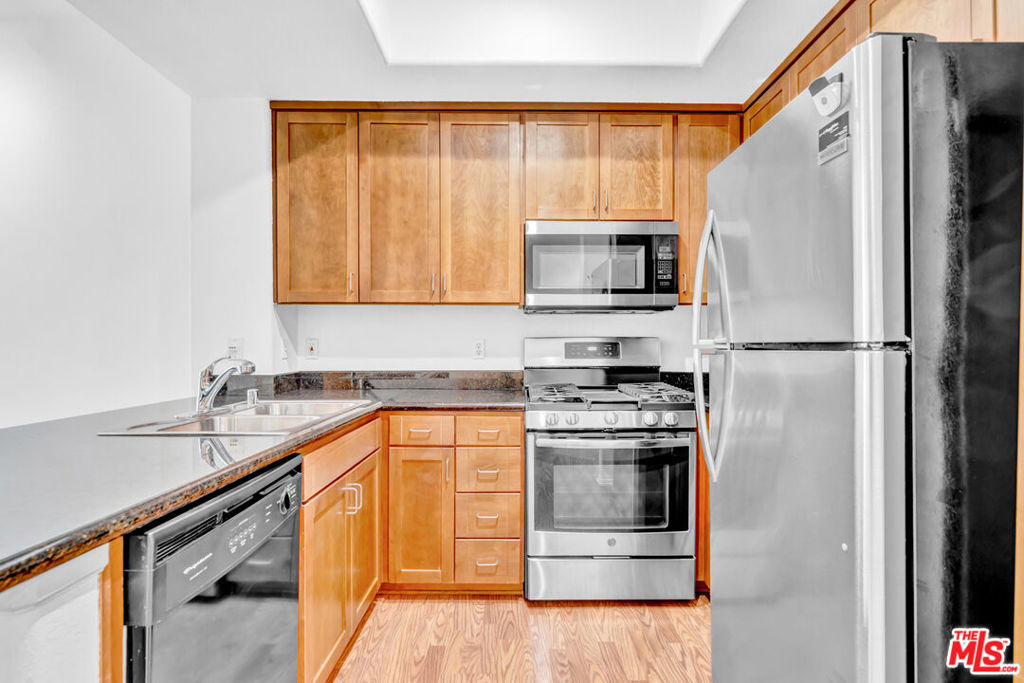 4060 Glencoe Avenue - Photo 11