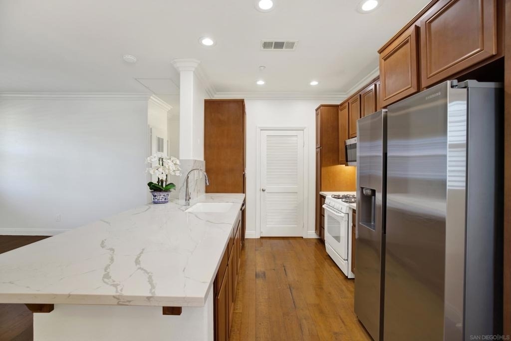 16915 Hutchins Landing - Photo 2