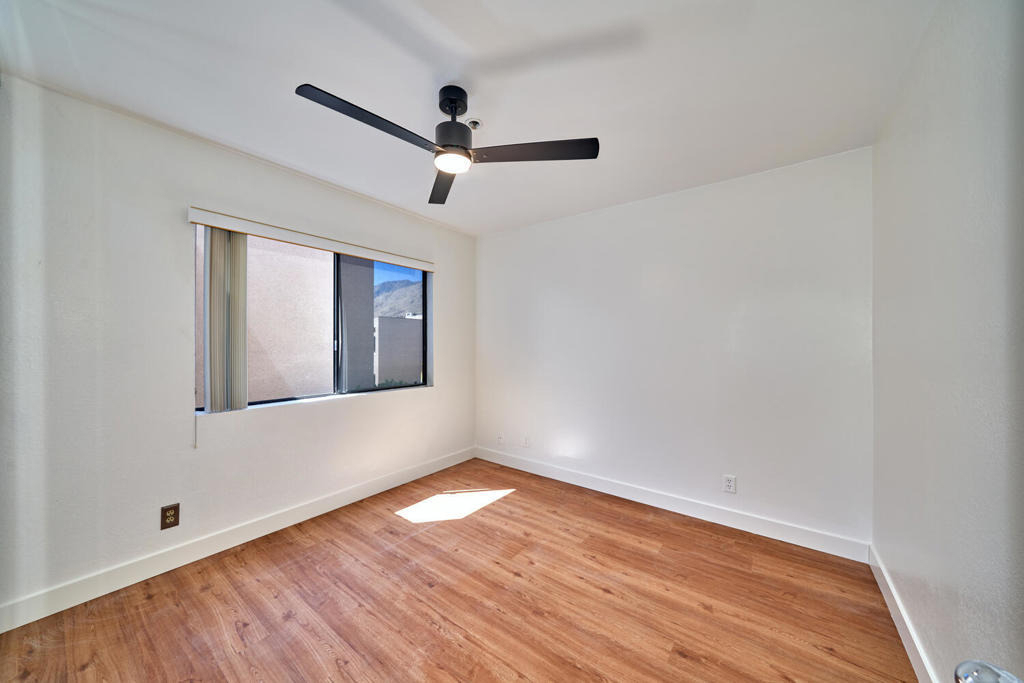 414 W Village Square N - Photo 31
