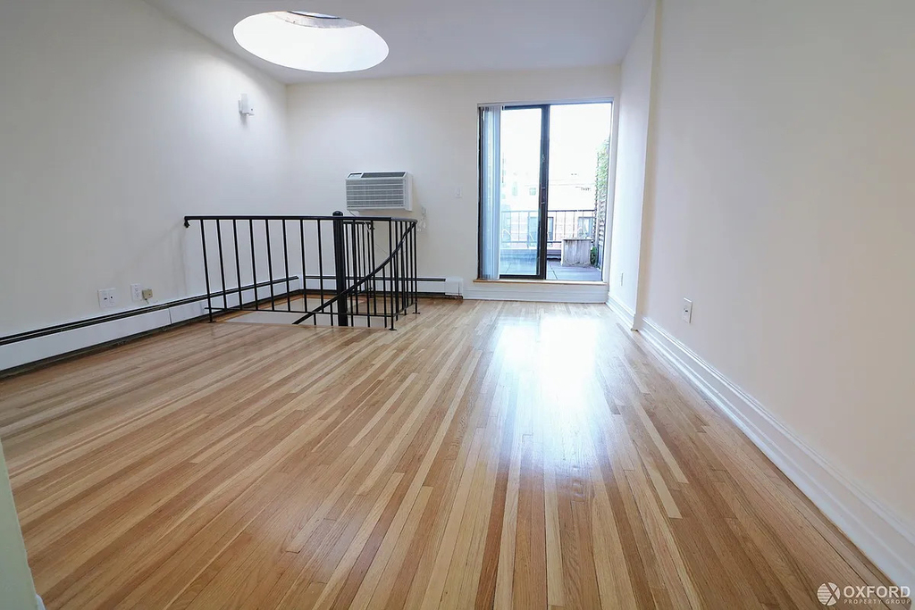 365 West 52nd Street - Photo 4