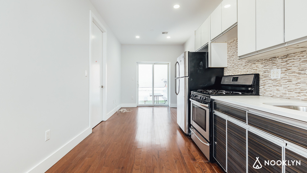 1350 Myrtle Ave 11221 - Photo 11