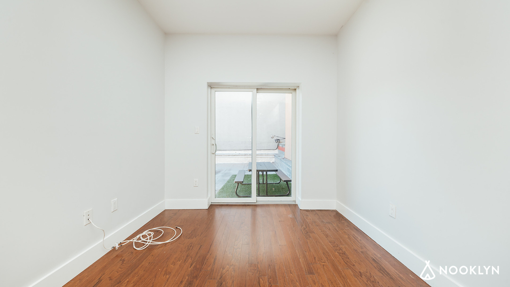 1350 Myrtle Ave 11221 - Photo 2