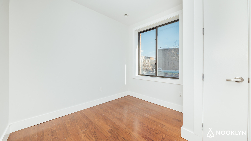 1350 Myrtle Ave 11221 - Photo 5