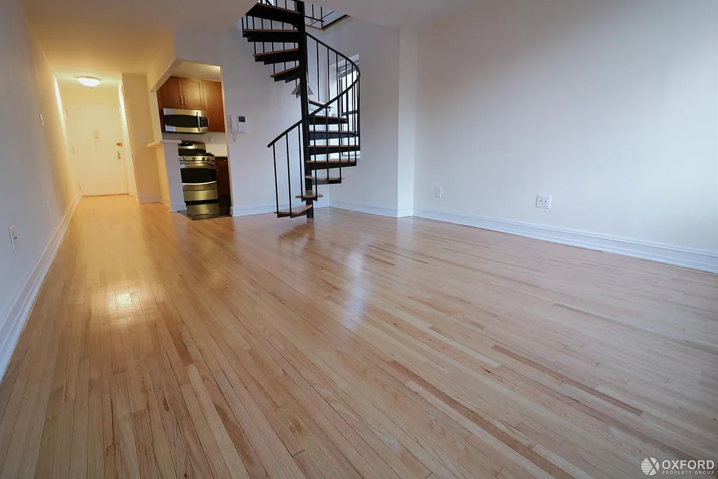 365 West 52nd Street - Photo 5