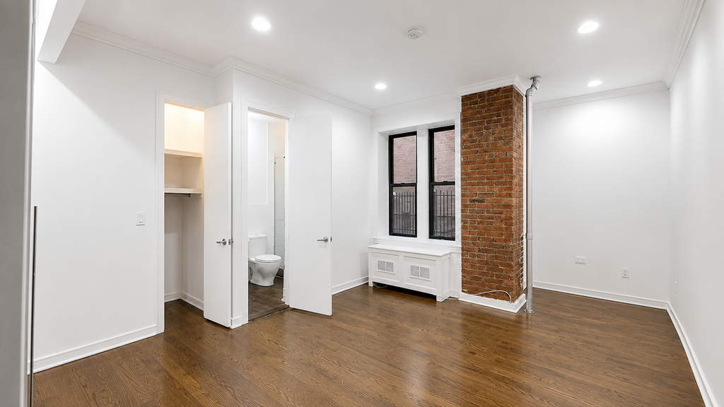 410 Eastern Parkway - Photo 2