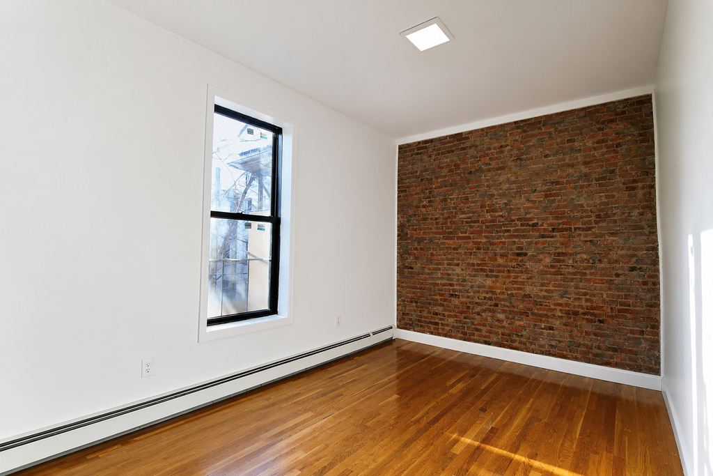 460 Throop Avenue - Photo 3