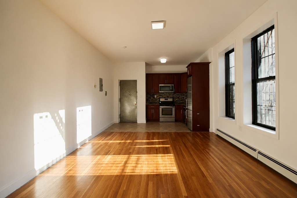 460 Throop Avenue - Photo 5