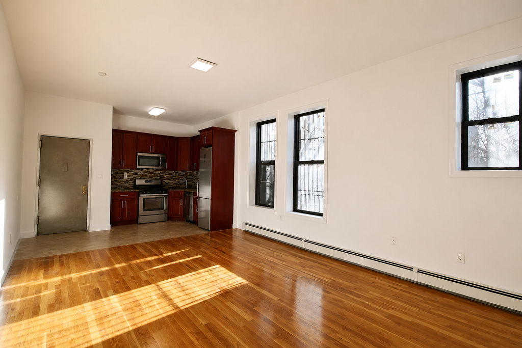 460 Throop Avenue - Photo 0