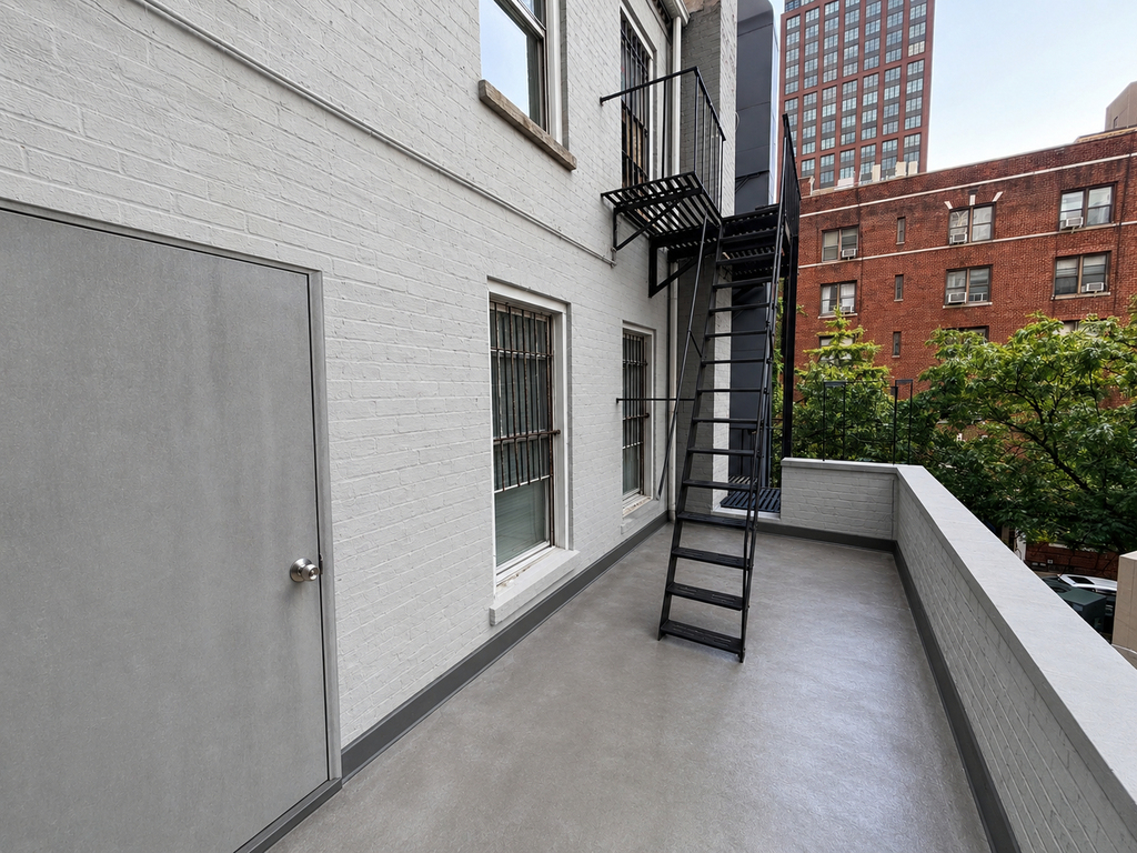 987 1st Avenue - Photo 0
