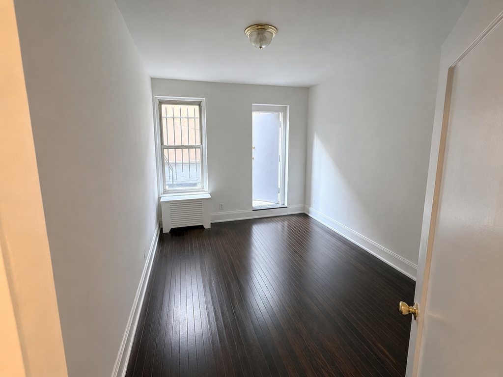 987 1st Avenue - Photo 4
