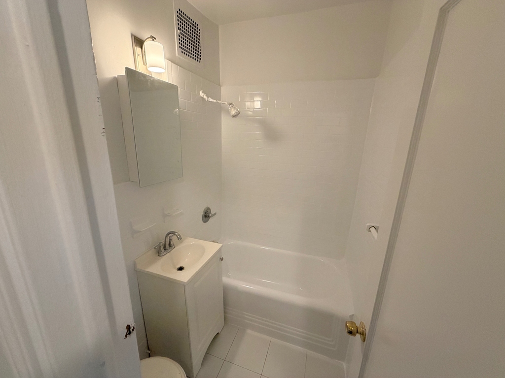 987 1st Avenue - Photo 3
