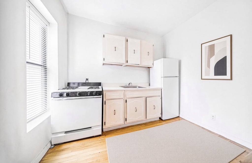 328 East 14th Street - Photo 1