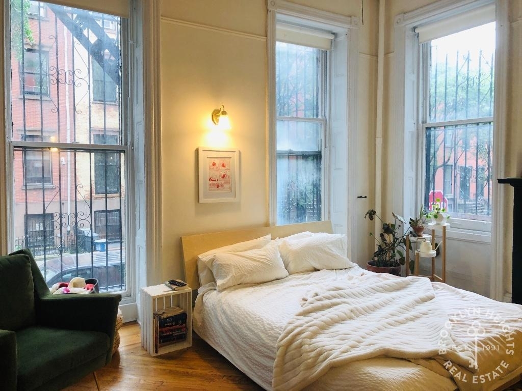 49 Garden Place - Photo 0