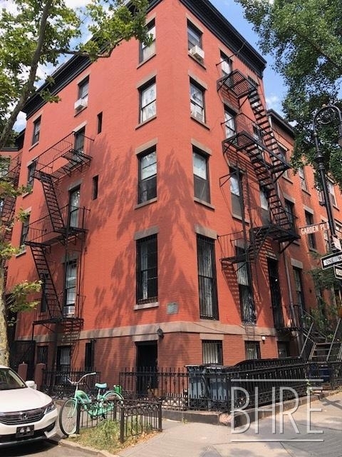 49 Garden Place - Photo 8