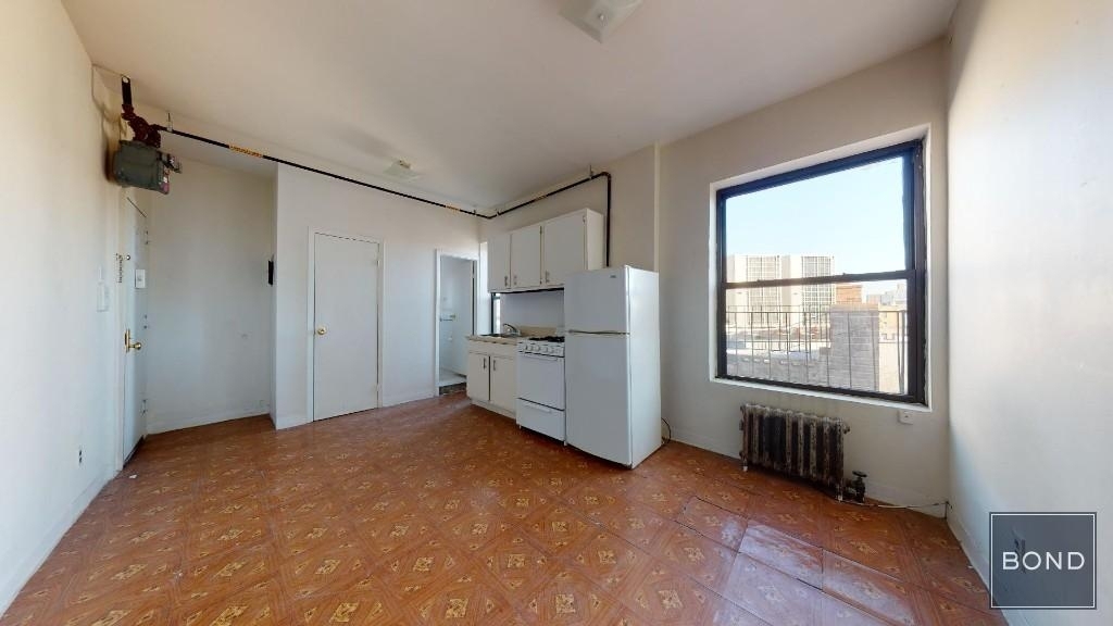 East 14th Street - Photo 3