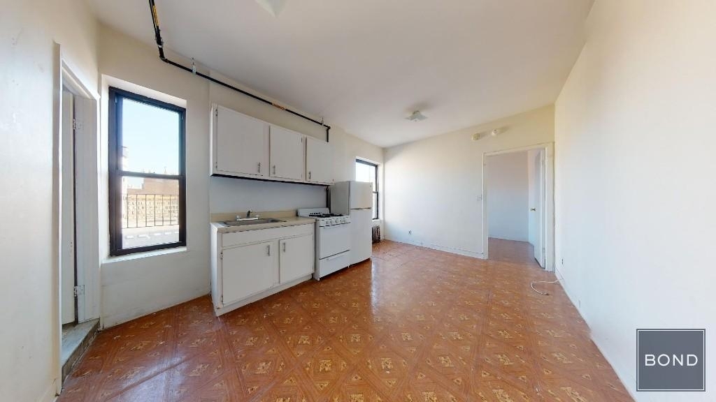 East 14th Street - Photo 2