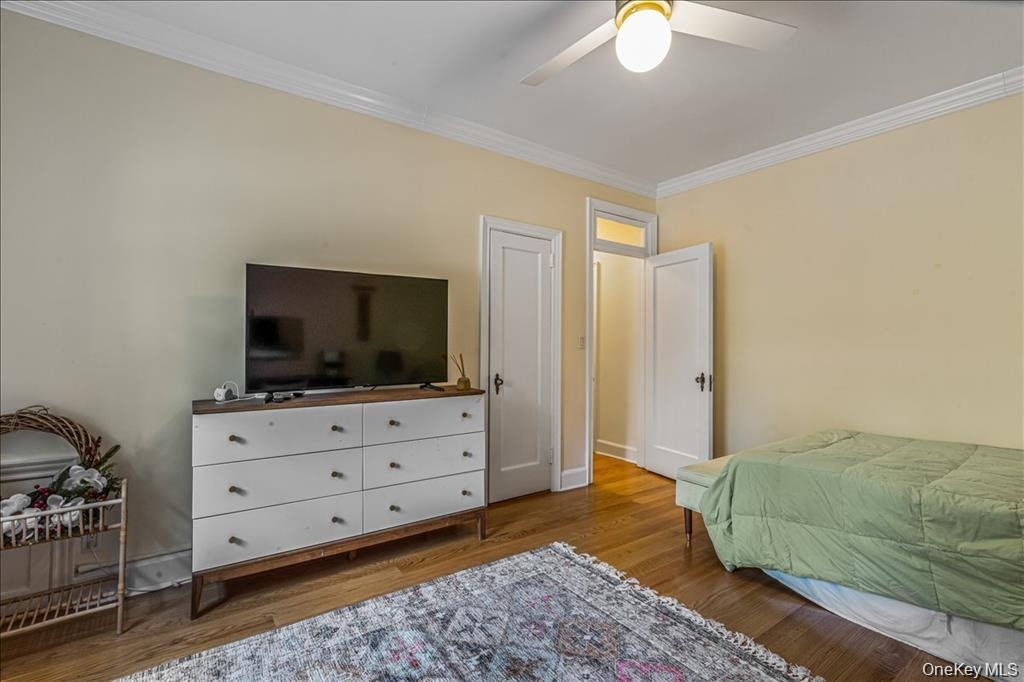 Douglaston Parkway - Photo 16