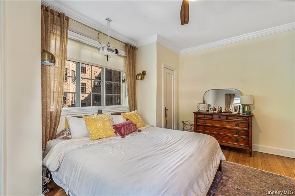 Douglaston Parkway - Photo 10
