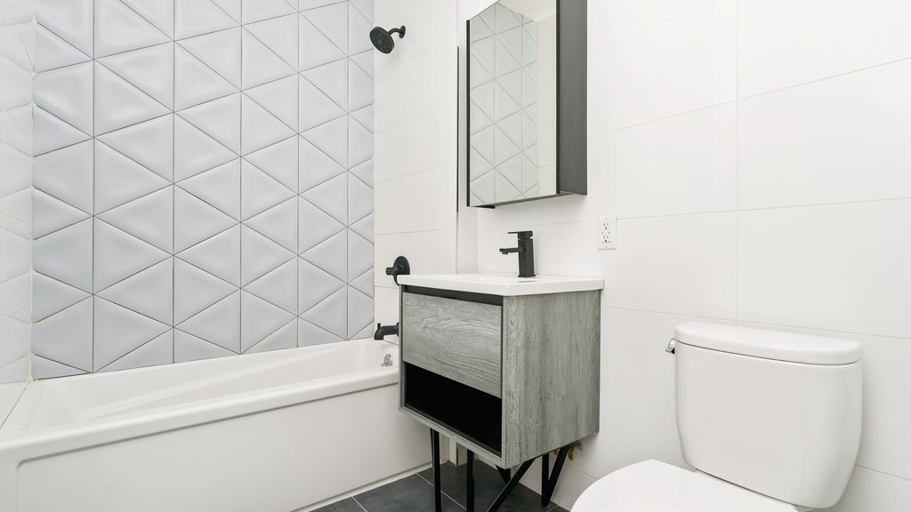 85 Stanhope St 11221 - Photo 2
