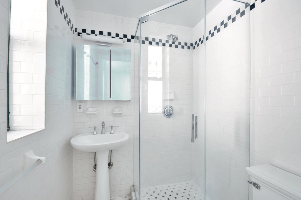 East 70th Street - Photo 7