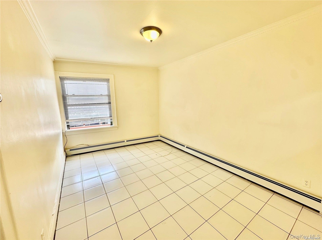 918 Hempstead Turnpike - Photo 7