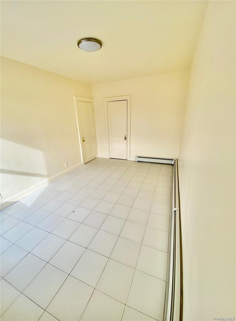 918 Hempstead Turnpike - Photo 8