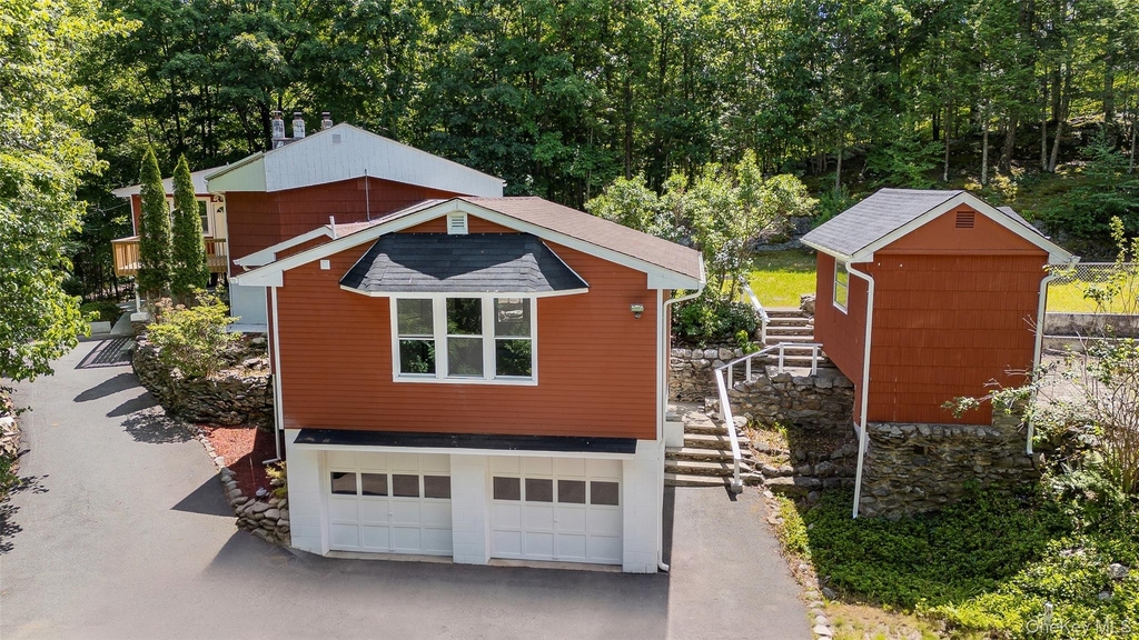 219 Benedict Road - Photo 0