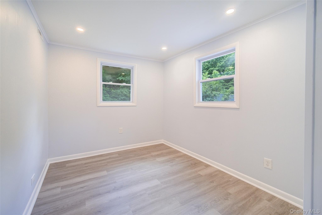 219 Benedict Road - Photo 18