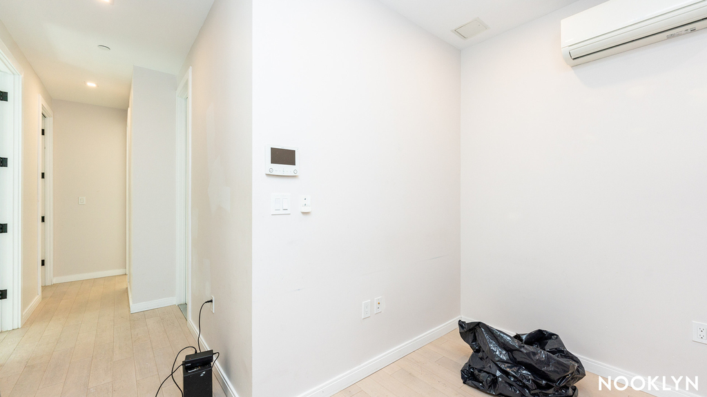 978 Kent Ave 11205 - Photo 10