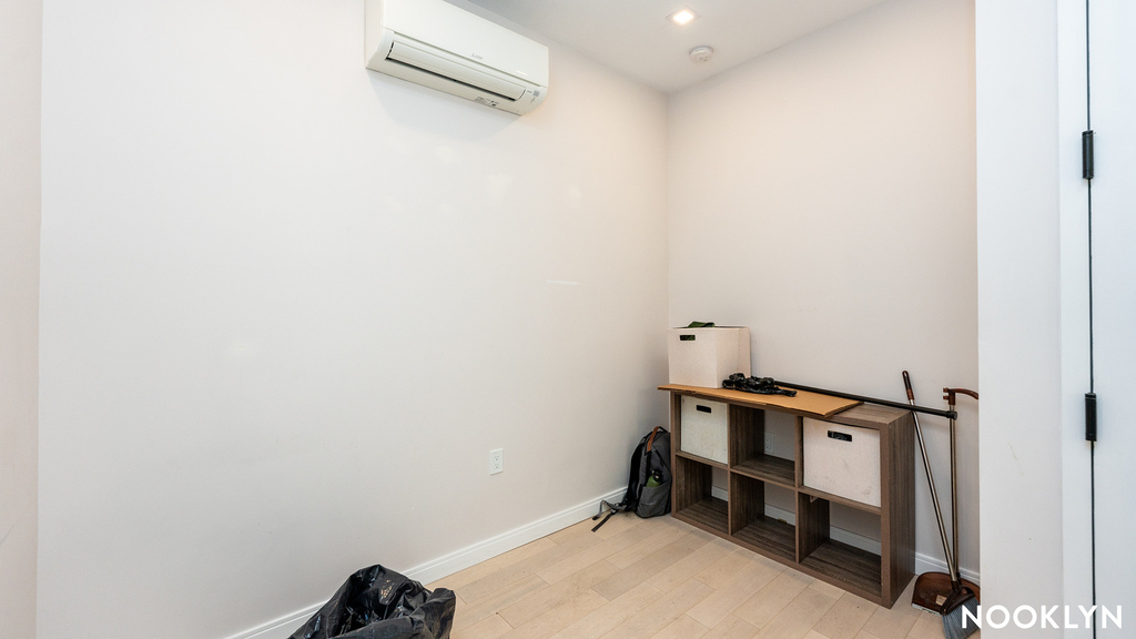 978 Kent Ave 11205 - Photo 9