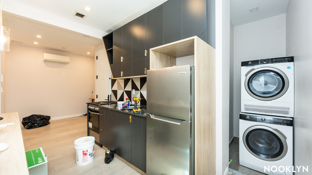 978 Kent Ave 11205 - Photo 13