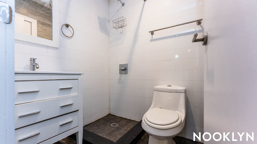 86 Menahan St  11221 - Photo 4