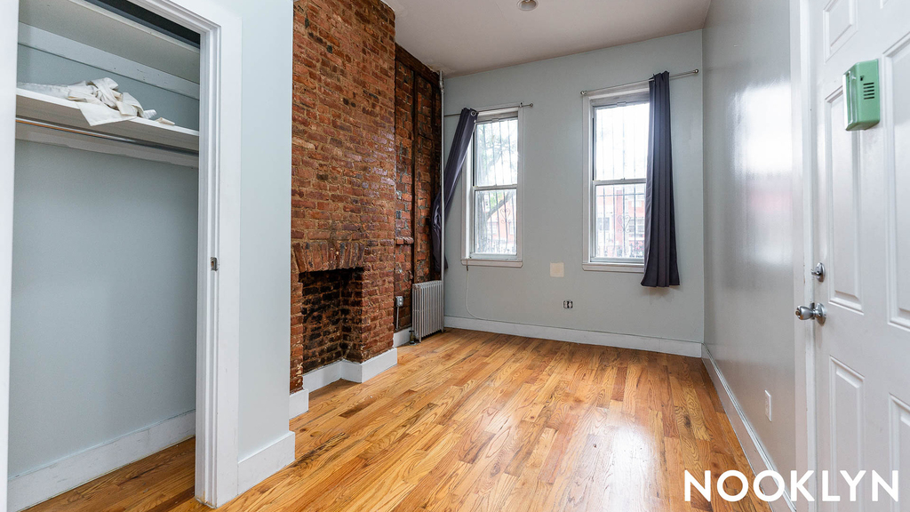 86 Menahan St  11221 - Photo 2