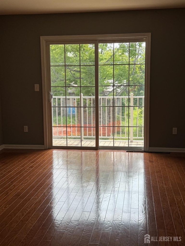 1325 Fernwood Court - Photo 4