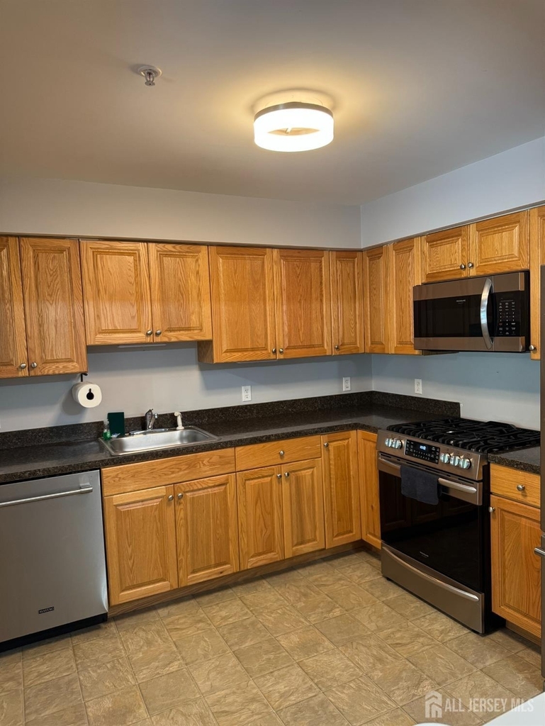 1325 Fernwood Court - Photo 6