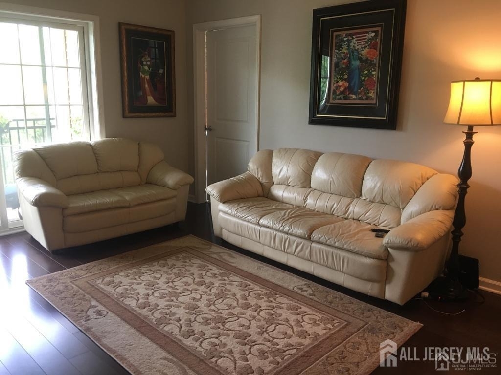 835 Liberty Court - Photo 2
