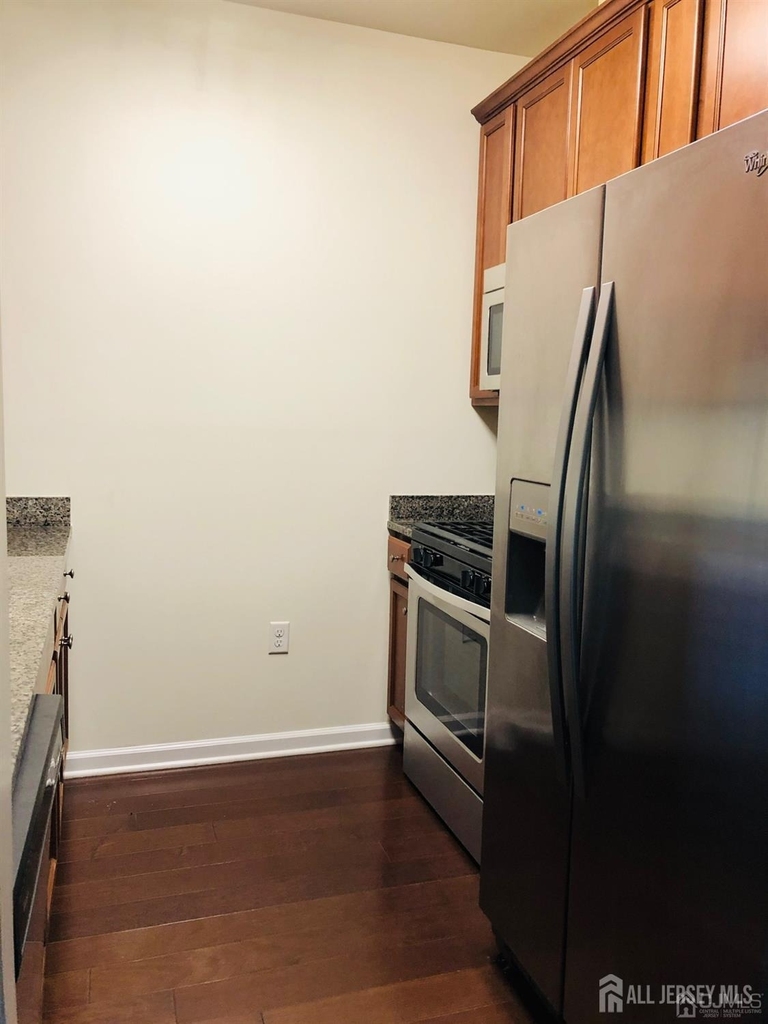 835 Liberty Court - Photo 6