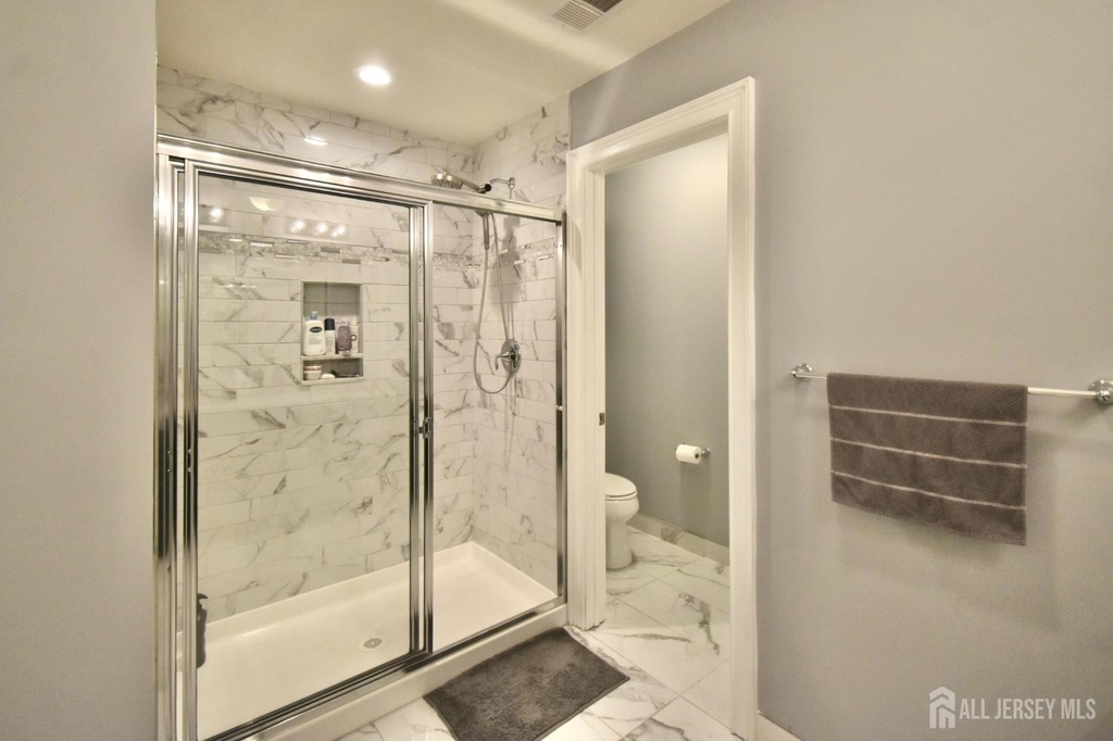 61 Mccormick Avenue S - Photo 13