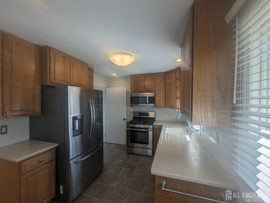 6 Hillside Avenue - Photo 4