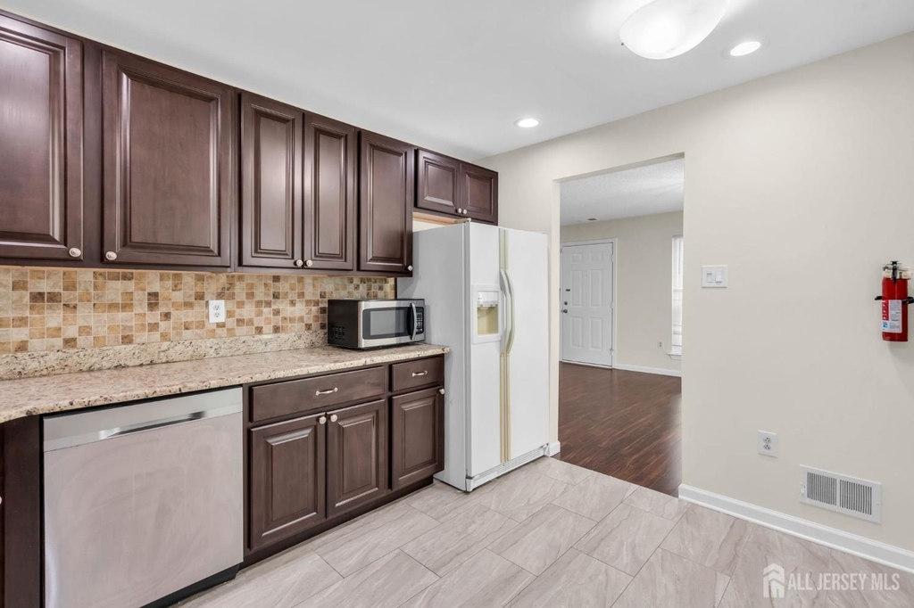 10 Brighton Way - Photo 11